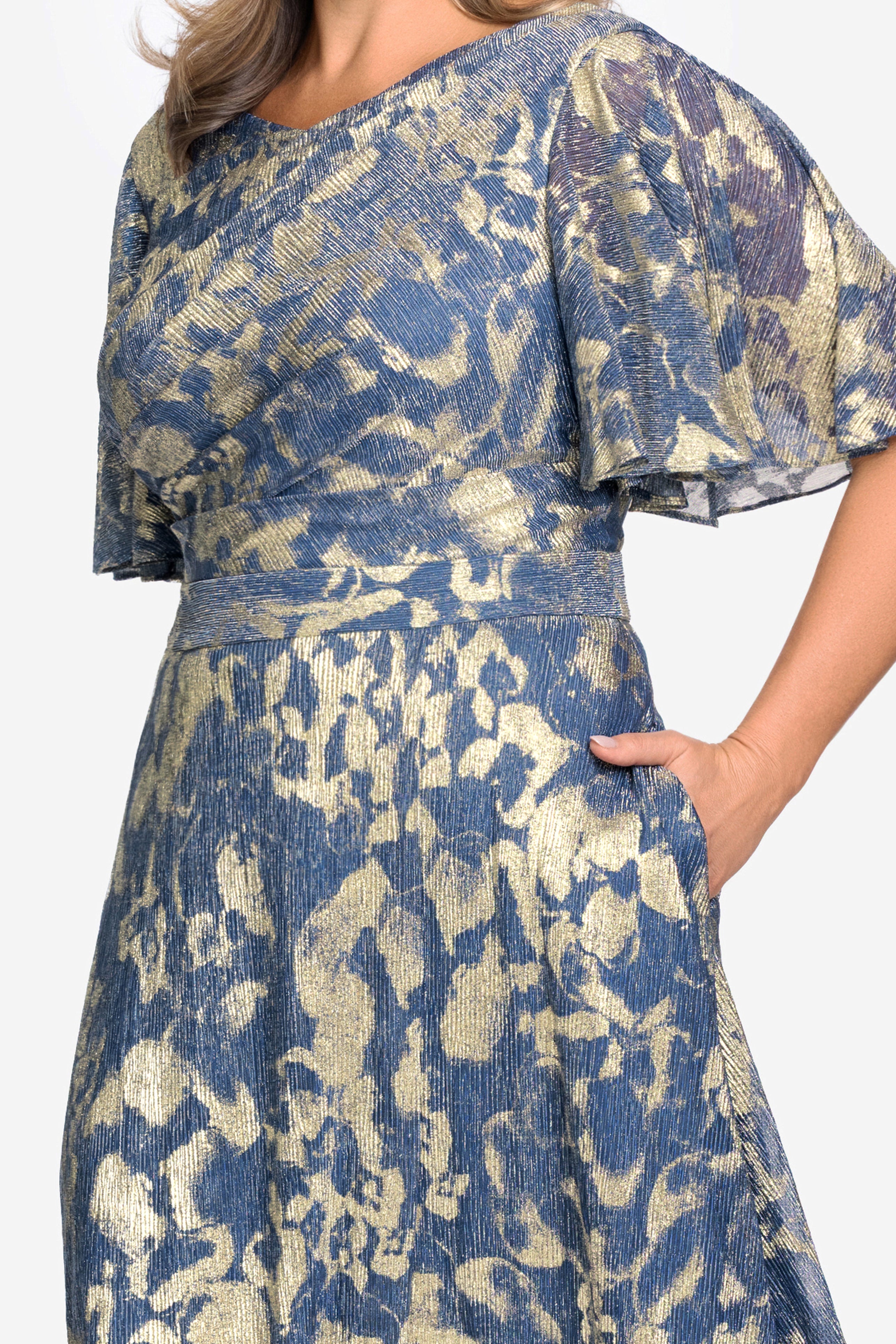 Plus "Juniper" Metallic Knit Short Sleeve Dress